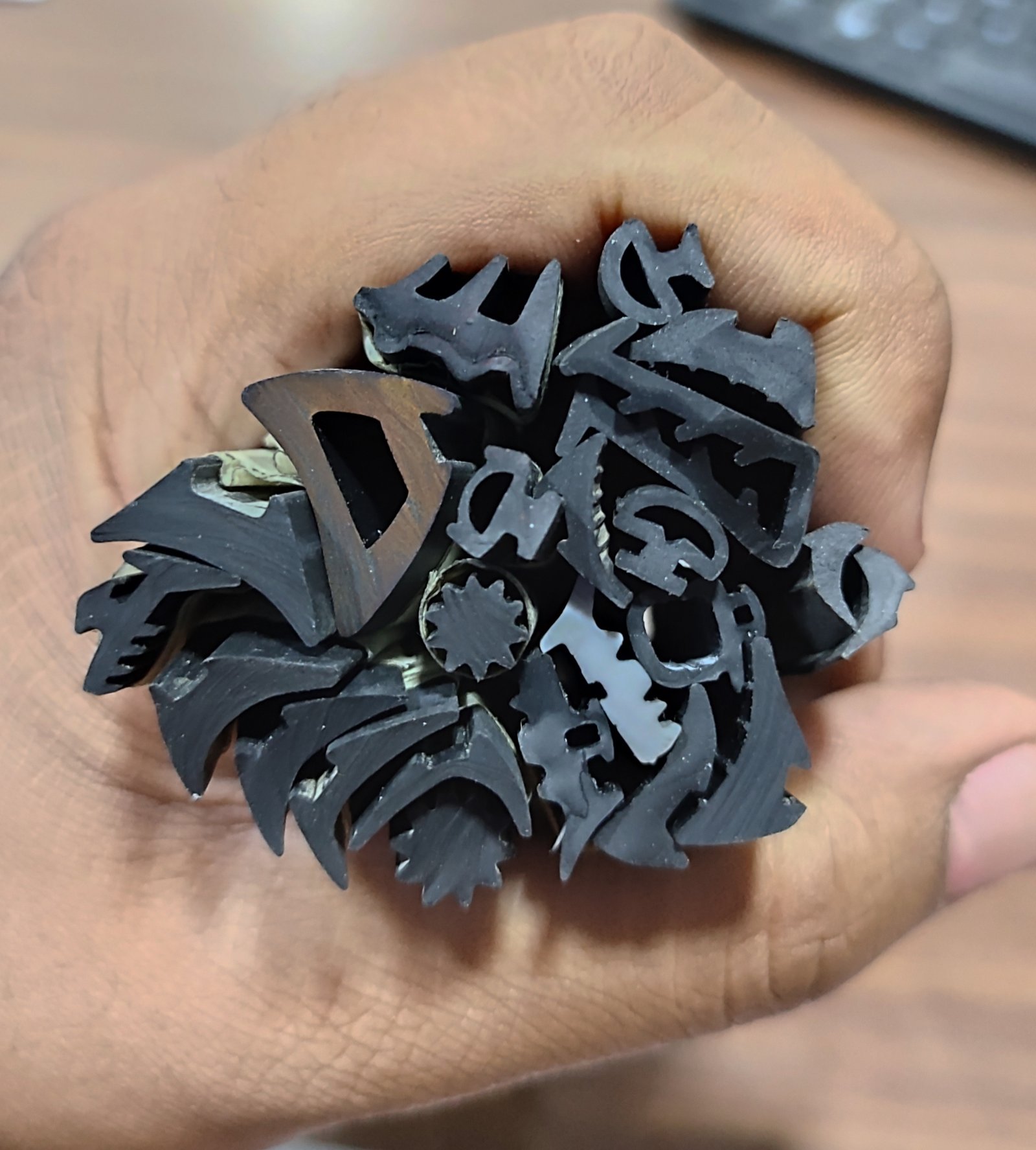 Slim rubber profiles